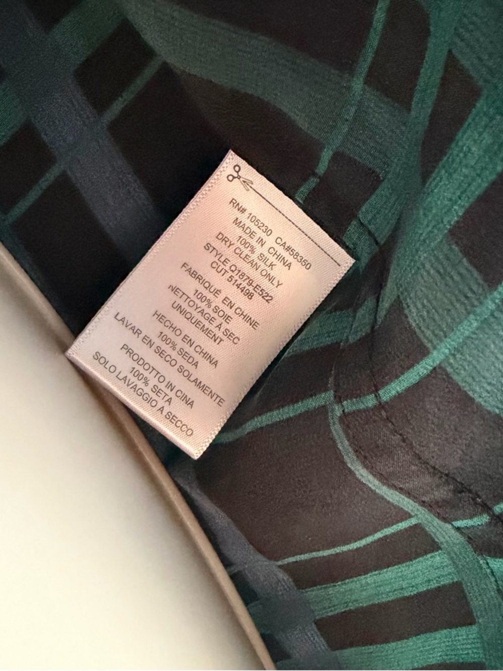 EQUIPMENT Slim Signature Silk Blouse - Picture 10 of 10